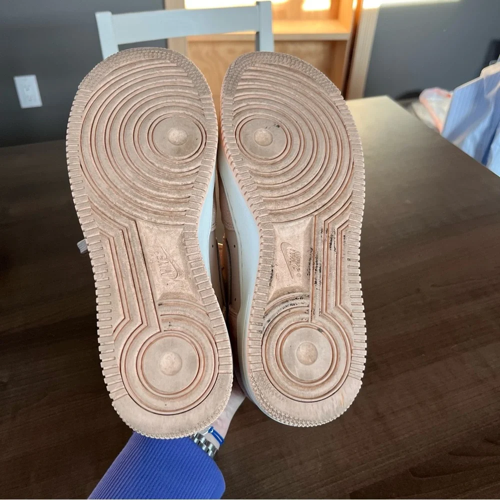 Nike Air Force 1 rose gold shimmer size 7 - Picture 9 of 16